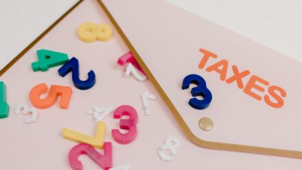 연금저축 vs IRP, 수수료·세액공제 한도·인출 방식 차이로 결정하는 선택 기준